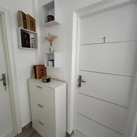 Rafael - 4 Minutes To The * Gradac (Split-Dalmatia)