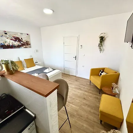 Rafael - 4 Minutes To The * Gradac (Split-Dalmatia)